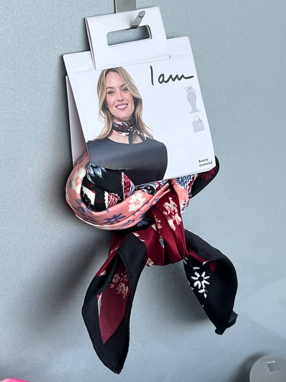 خرید دستمال گردن زنانه مجلسی شیک از برند I am