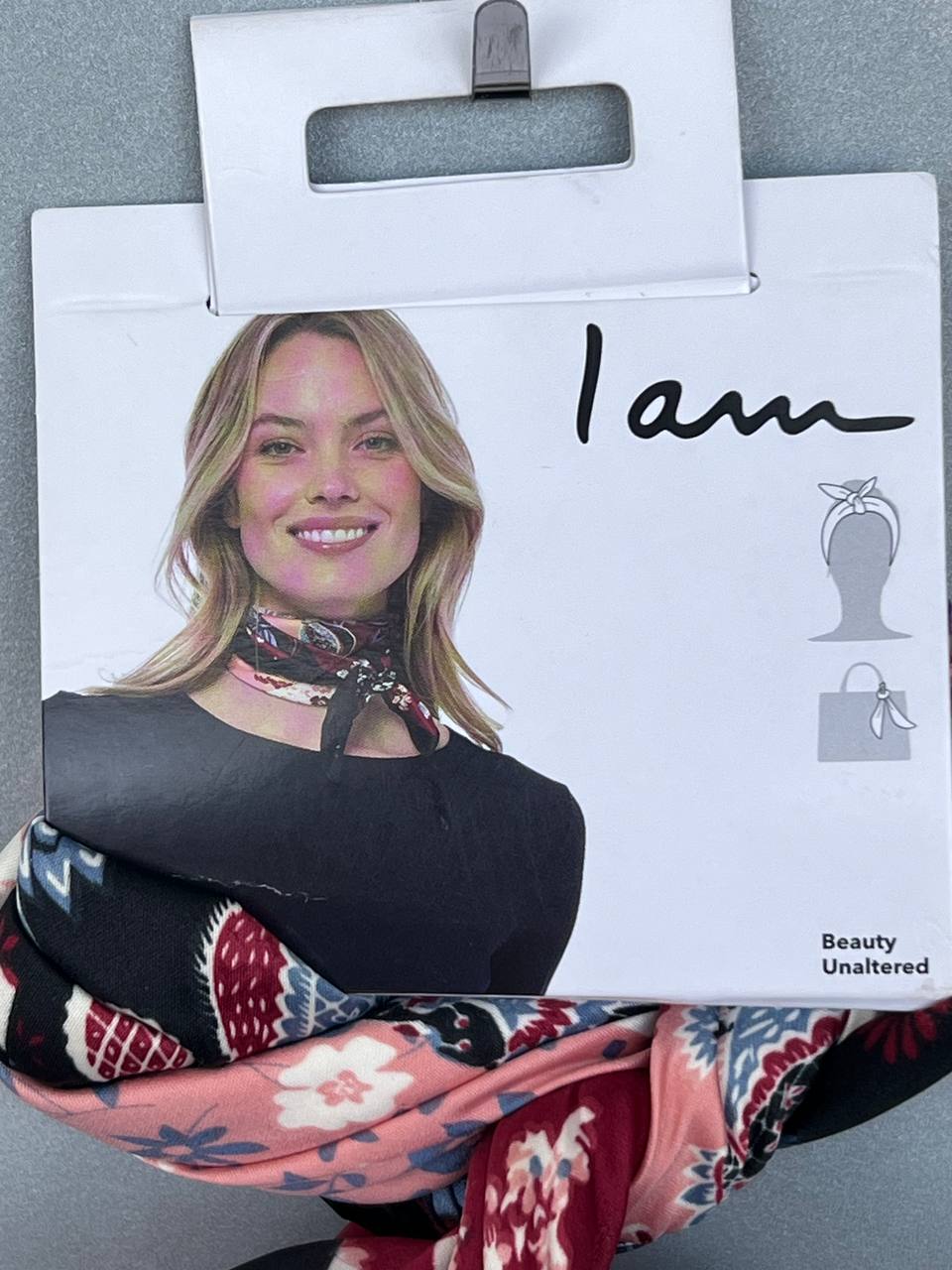 خرید دستمال گردن زنانه مجلسی شیک از برند I am