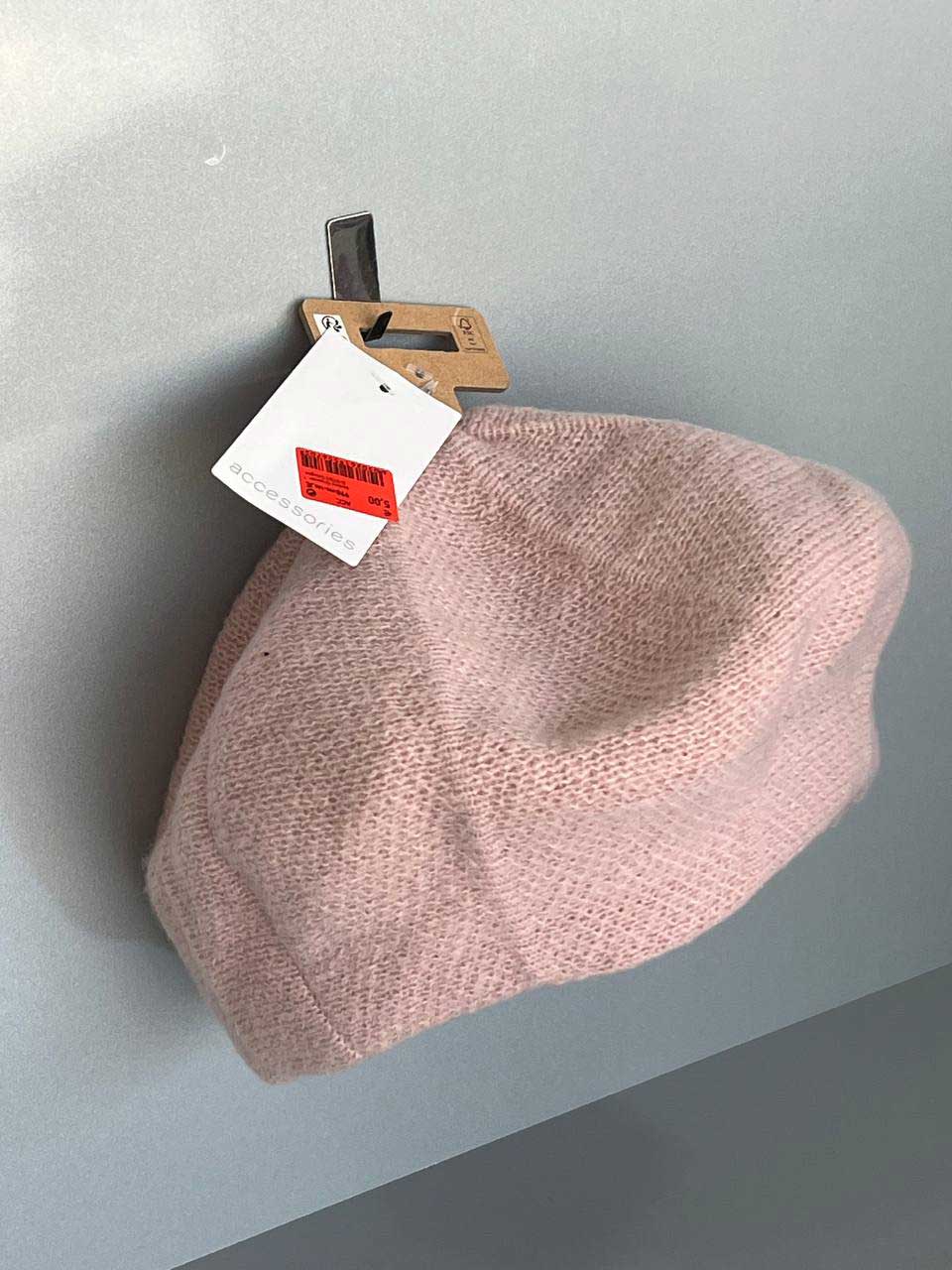 کلاه بره‌ ای فرانسوی صورتی بافتنی accessories