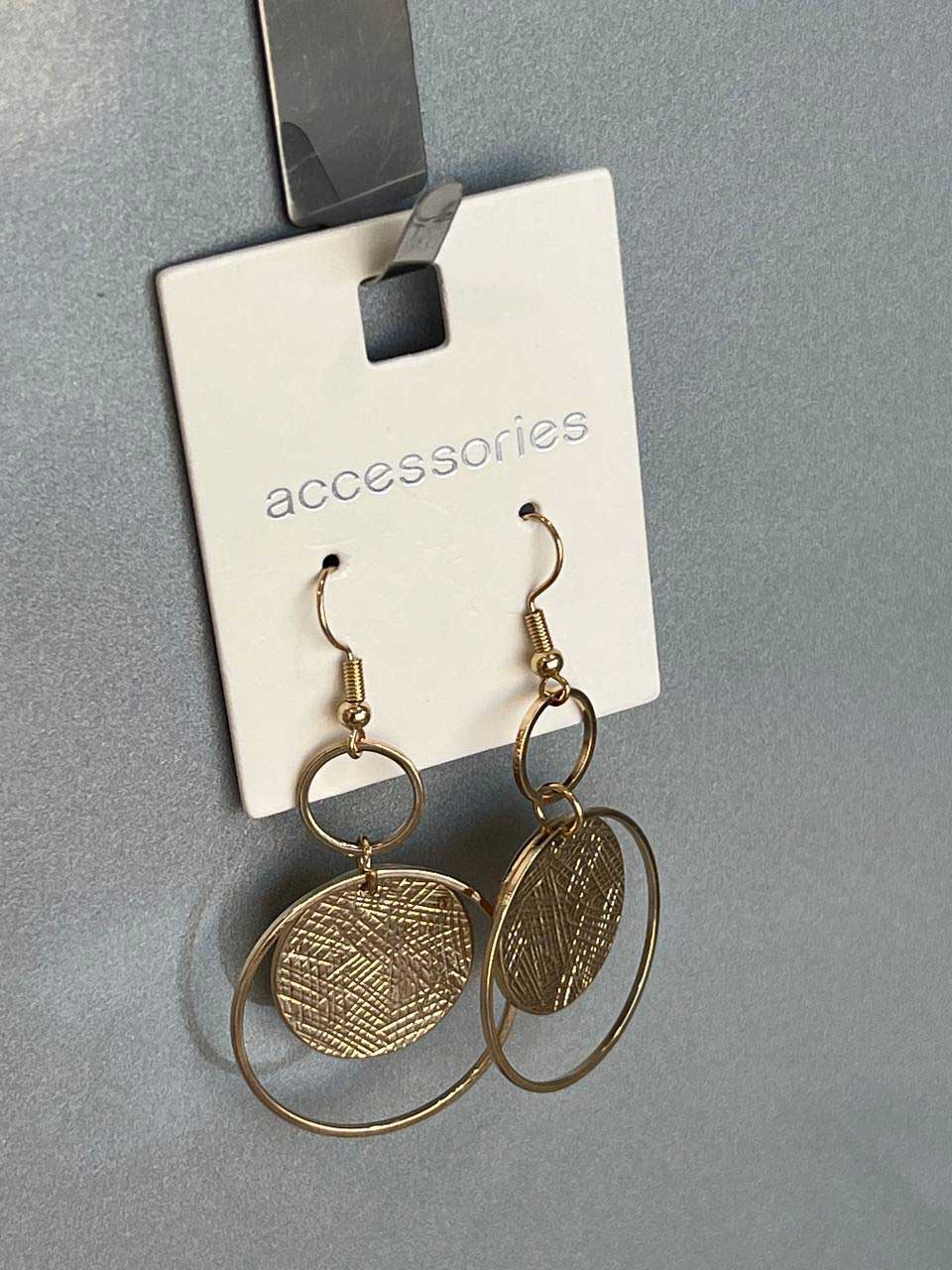 گوشواره حلقه‌ ای طلایی طرح مدرن از برند Accessories