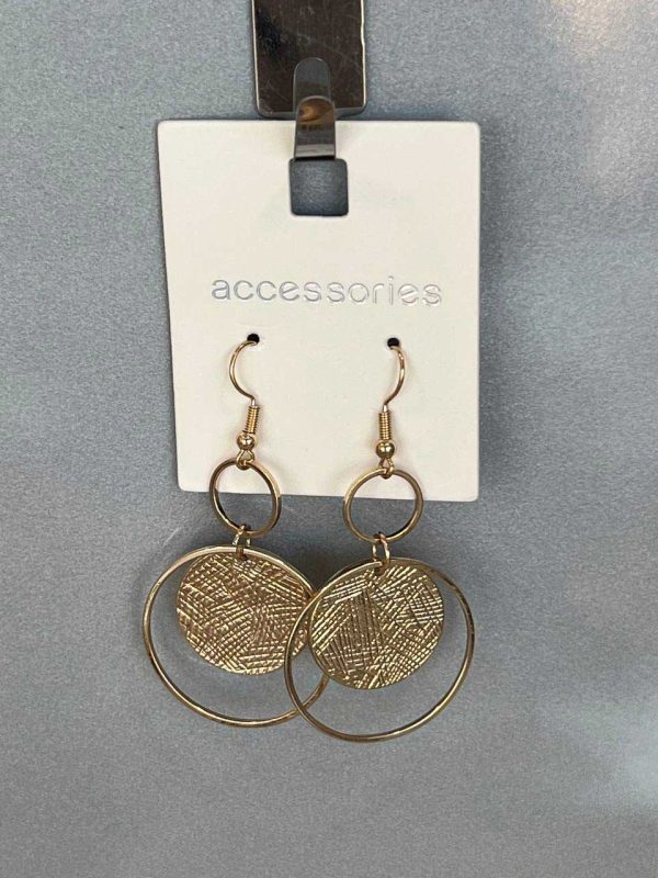 گوشواره حلقه‌ ای طلایی طرح مدرن از برند Accessories