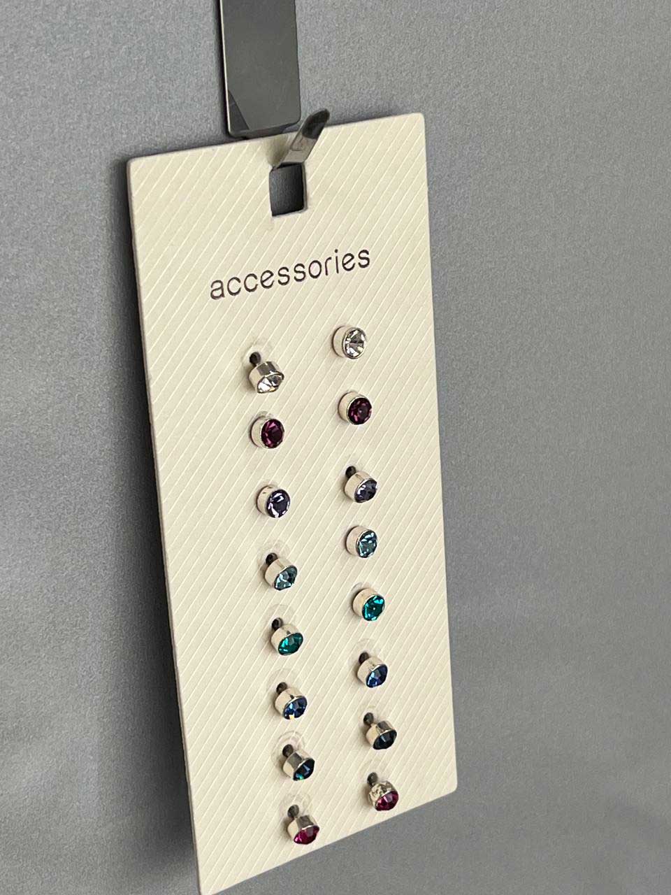 ست 8 تایی گوشواره‌ میخی سنگی رنگی از برند Accessories