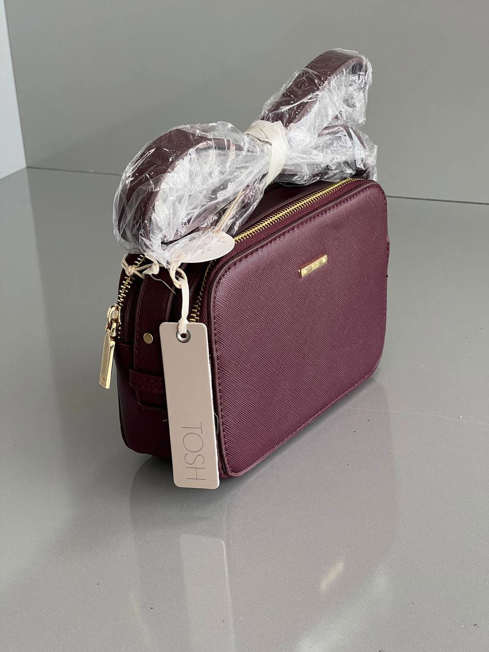 کیف چرم مصنوعی کراس بادی برند تاش مدل Burgundy Charm 💼✨