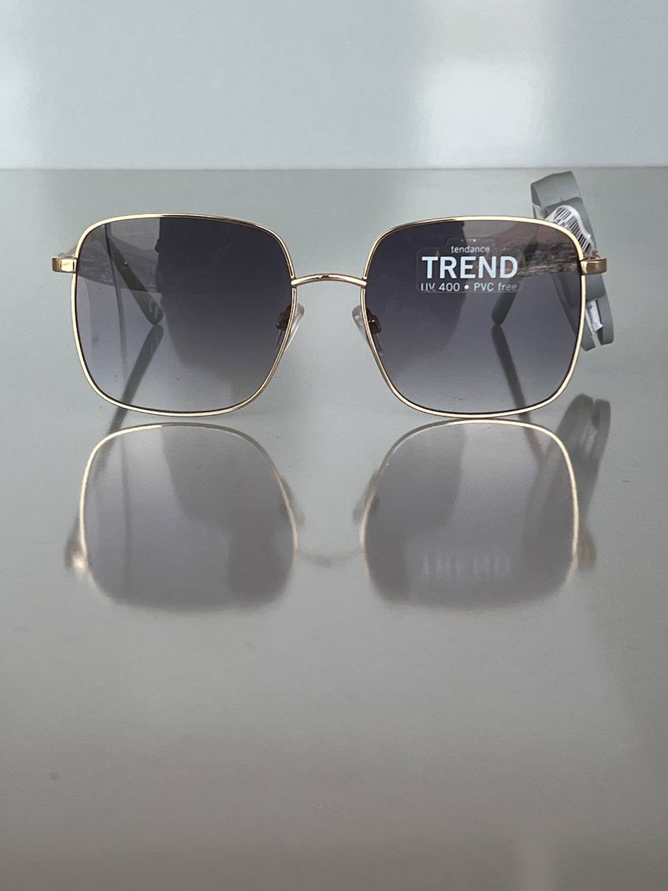 عینک برند accessories