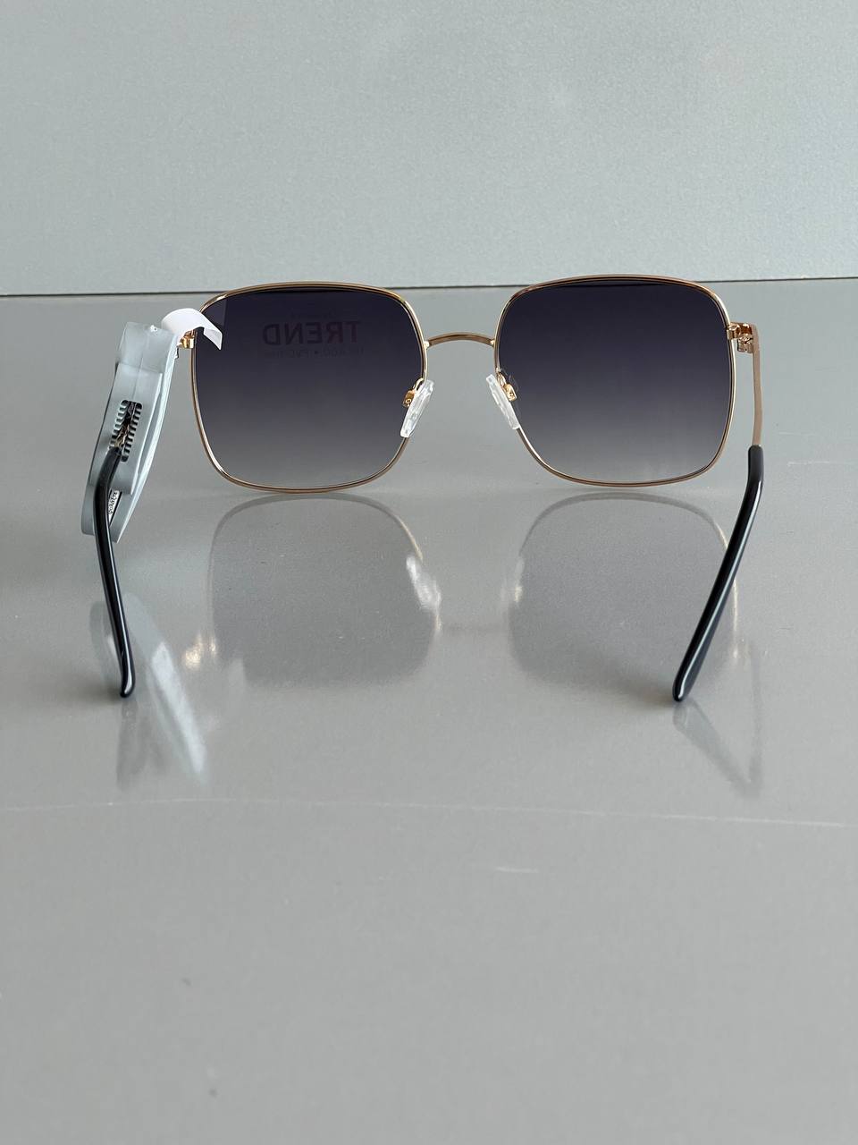 عینک برند accessories
